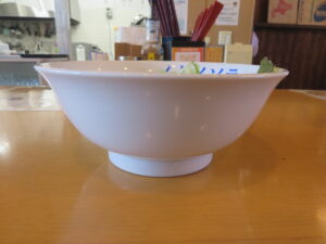 しお煮干@千里浜煮干ラーメン ノトノソラ（羽咋駅）ビジュアル：サイド