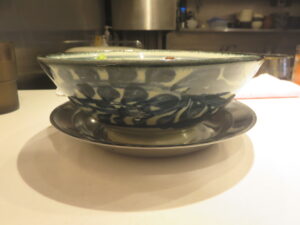 あごだし中華そば@麺屋ふうすけ（神田駅）ビジュアル：サイド