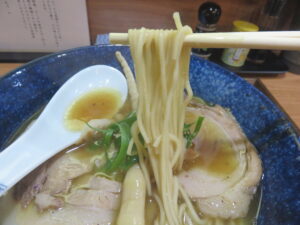 中華そば@天地 AME-TSUCHI（秋津駅）麺