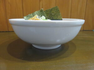 ミニしょうゆ中華そば@手打ち中華そば 酒田 鹿島田店（鹿島田駅）ビジュアル：サイド