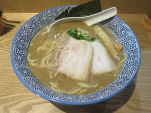 らーめん（並）@麺屋 山界（大久保駅）ビジュアル