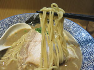 らーめん（並）@麺屋 山界（大久保駅）麺