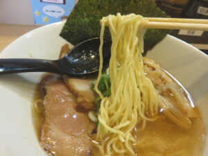 あごだしらぁめん 塩@らぁめん 一路（神奈川県厚木市）麺