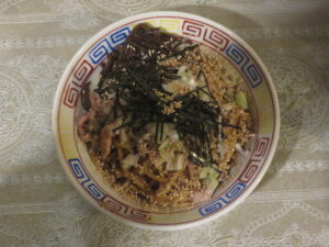 肉まぜそば 並盛り（200g）@麺尊 RAGE 神田 交点（神田駅）ビジュアル：トップ