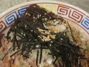 肉まぜそば 並盛り（200g）@麺尊 RAGE 神田 交点（神田駅）具