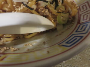 肉まぜそば 並盛り（200g）@麺尊 RAGE 神田 交点（神田駅）タレ