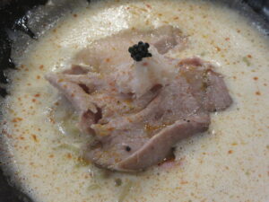 紅ズワイ蟹担担麺@時は蟹なり 築地店（新富町駅）具：豚チャーシュー