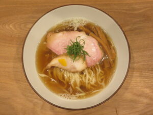 白醤油(手揉み麺)@らぁめん鴇(寒川駅)ビジュアル:トップ