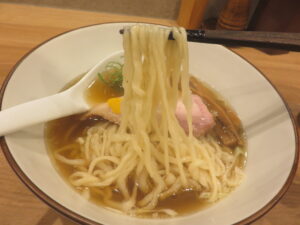 白醤油(手揉み麺)@らぁめん鴇(寒川駅)麺
