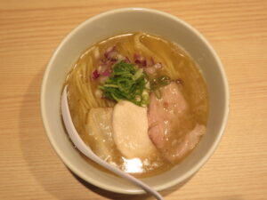 焼きあご塩らぁ麺（並盛）@中華そば はぎや（相模大野駅）ビジュアル：トップ