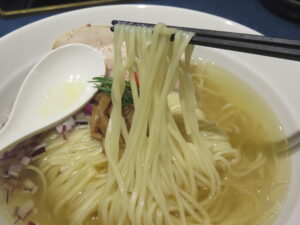 塩ラーメン クラシック@Ramen 金碧（亀有駅）麺