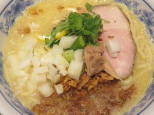 濃厚鶏らーめん（通常）@RAMEN MONDAY ～理科大ラーメンサークル～（野田市駅）具