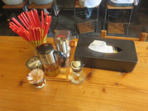 沖縄そば@OKINAWA SOBA EIBUN（牧志駅）卓上調味料