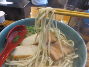 沖縄そば@OKINAWA SOBA EIBUN（牧志駅）麺