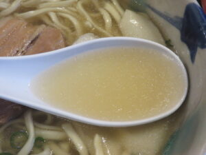 沖縄そば@沖縄そば 楚辺（壺川駅）スープ
