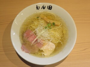 らーめん【白】@自家製麺 もん田（西大島駅）ビジュアル：トップ
