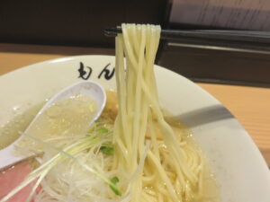 らーめん【白】@自家製麺 もん田（西大島駅）麺