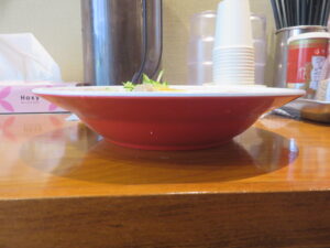 呉冷麺 ワンタン入り@呉冷麺 呉門 神田神保町店（神保町駅）ビジュアル：サイド