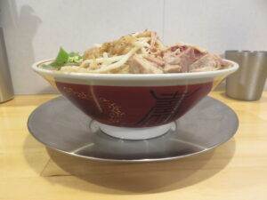 中華そば@ポークブロー ラーメン（逗子・葉山駅）ビジュアル：サイド