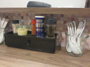 生姜しょう油ラーメン（手揉み麺）@NOODLEパドル（自由が丘駅）卓上