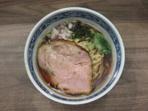 生姜しょう油ラーメン（手揉み麺）@NOODLEパドル（自由が丘駅）ビジュアル：トップ