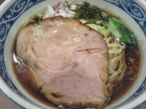 生姜しょう油ラーメン（手揉み麺）@NOODLEパドル（自由が丘駅）具