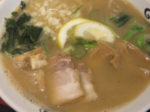まぐろ豚骨ラーメン@めん屋 まぐ郎(東金駅)具