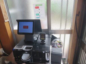 ちぢれ（中）三枚肉そば@にいまそば（沖縄県宮古島市）精算機