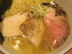 塩らーめん@麺場 飛猿（中央林間駅）具
