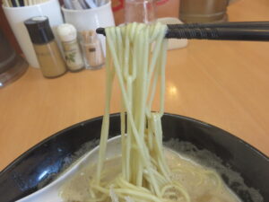 鶏豚骨ラーメン@吉風（伊勢市駅）麺