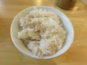 排骨酸辣麺@瀬佐味亭(本郷三丁目駅)畑の麦ごはん(M)