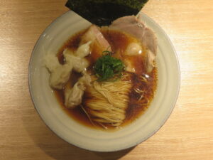 ワンタンラーメン@Ramen 鵠(藤沢駅)ビジュアル:トップ