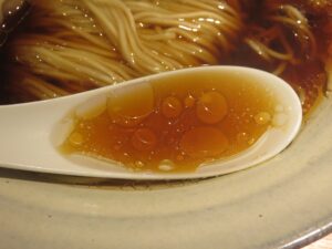 ワンタンラーメン@Ramen 鵠(藤沢駅)スープ