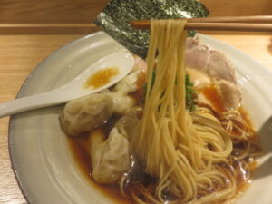 ワンタンラーメン@Ramen 鵠(藤沢駅)麺
