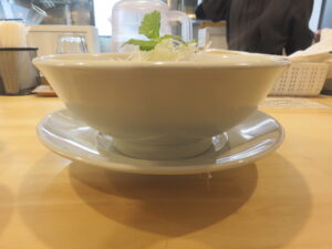 汐ソバ@手作りラーメンの店 RUSTIC NOODLES(愛宕駅)ビジュアル:サイド