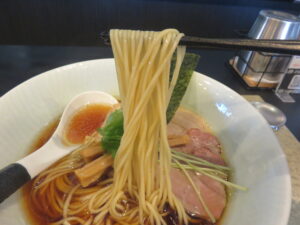 地鶏そば 醤油@麺屋さすけ 本店（掛川市役所前駅）麺
