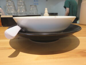 にぼし味噌らぁ麺 1玉(中太麺)@にぼしらぁ麺 なの花(成岩駅)ビジュアル:サイド