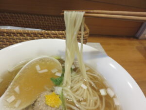 鴨ラーメン 白しょうゆ仕立て 1玉@麺屋 さくら(住吉町駅)麺