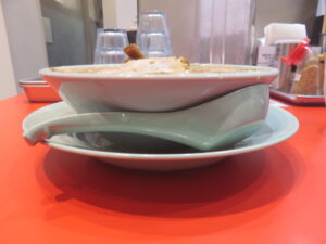 ねぎとんラーメン@ラーメン ねぎとん（平井駅）ビジュアル：サイド