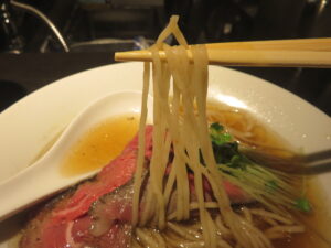 煮干蕎麦 北海道短角牛リブロース乗せ@広尾九尺（広尾駅）麺