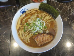醤油ラーメン(並盛)@麺屋富士(府中駅)ビジュアル:トップ