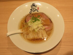 塩ラーメン@麺 銀座おのでら 東銀座店（東銀座駅）ビジュアル：トップ