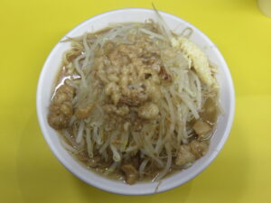 ラーメン 小@豚が1番☆脂が2番(戸田公園駅)ビジュアル:トップ
