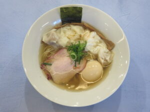 白 特製わんたん麺@自家製麺 はし本（門沢橋駅）ビジュアル：トップ