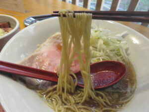 葱ラーメン@葱料理 shin's place(三軒茶屋駅)麺