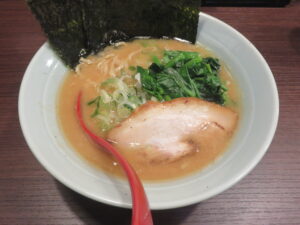 豚骨醤油ラーメン@横浜家系ラーメン よこ家（沼部駅）ビジュアル