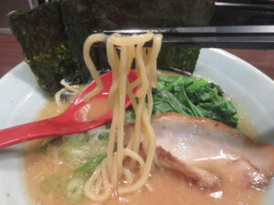 豚骨醤油ラーメン@横浜家系ラーメン よこ家（沼部駅）麺