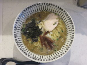 鶏白湯煮干ラーメン@ラーメン劇場 produced by おむすびシアター（下北沢駅）ビジュアル：トップ