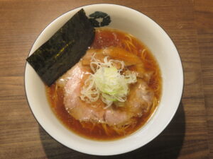 醤油らぁめん@らぁめん かじの葉（松戸駅）ビジュアル：トップ