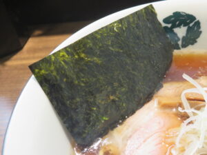 醤油らぁめん@らぁめん かじの葉（松戸駅）具：海苔